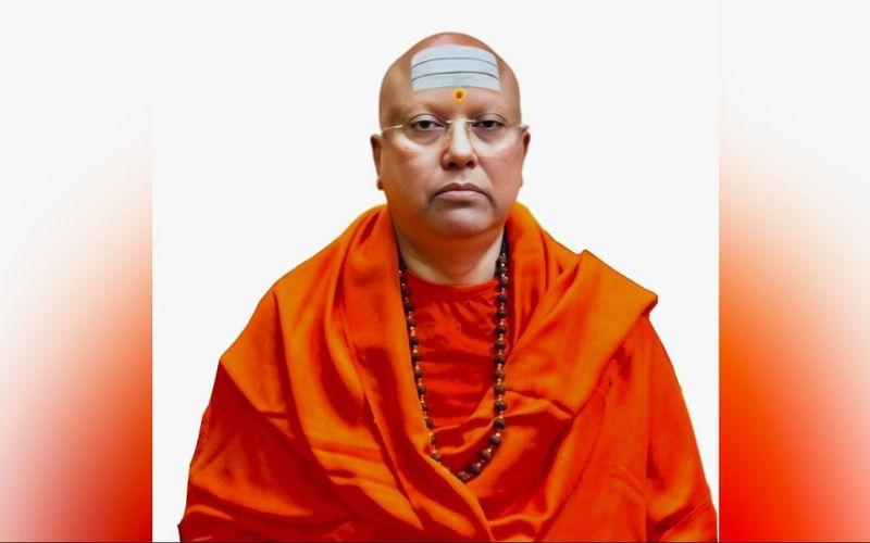 चैतन्यानंद की जमानत याचिका पर सुनवाई में ट्विस्ट, जज ने खुद को...