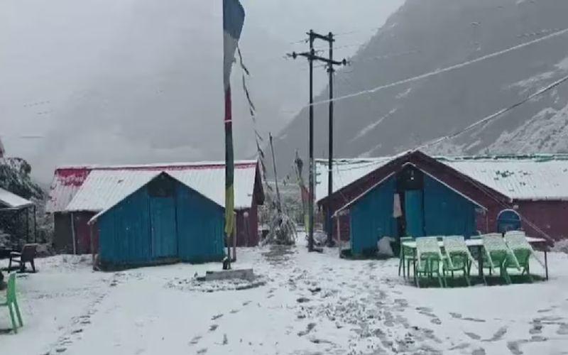 उत्तराखंड-हिमाचल में बर्फबारी शुरू, यूपी में दिखने लगा असर गिर रहा तापमान