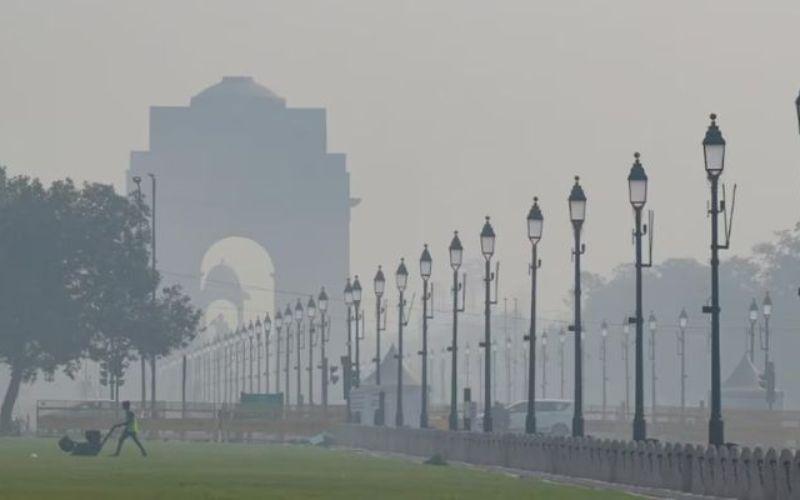 राजधानी दिल्ली की हवा हुई जहरीली, एक्यूआई 273 तक पहुंचा, कई इलाकों में अत्यधिक खराब स्थिति