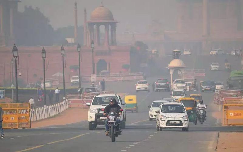 दिल्ली में न्यूनतम तापमान 20.6 डिग्री सेल्सियस, एक्यूआई ‘खराब’ श्रेणी में