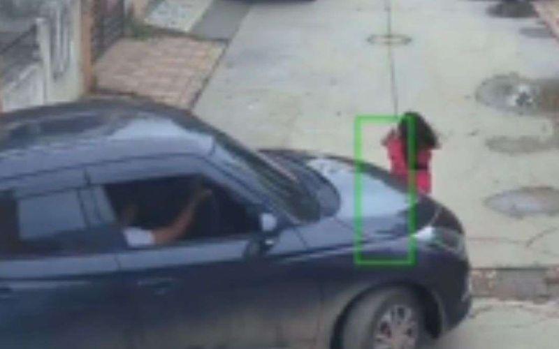 अहमदाबाद: नाबालिग ने 3 साल की बच्ची पर चढ़ा दी कार, देखें Video