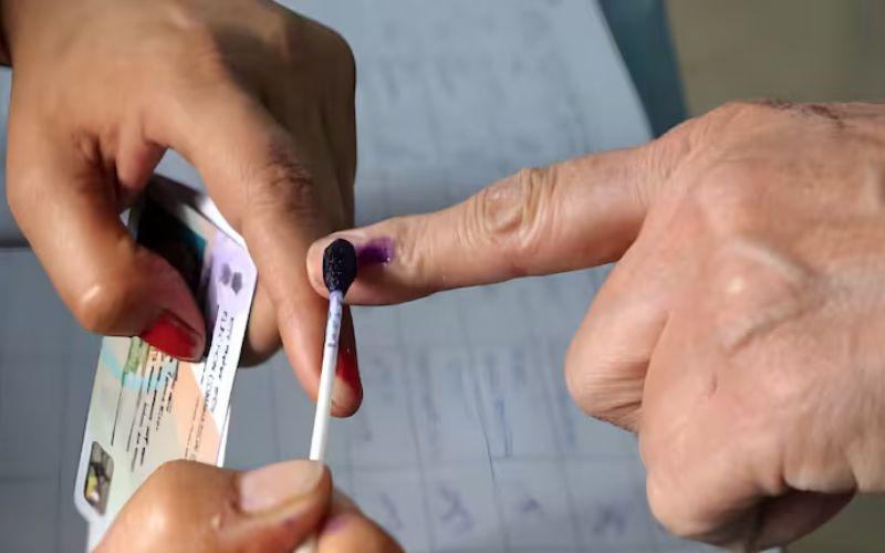 Bihar Election 2025: पहले चरण के मतदान से पहले बड़ा उलटफेर, मुंगेर से जन सुराज के प्रत्याशी भाजपा में शामिल ‎