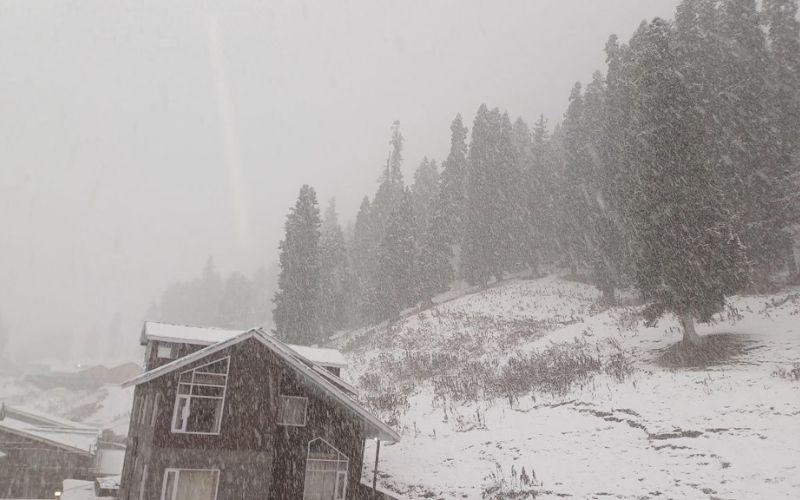 उत्तर भारत में सर्दी की दस्तक, हिमाचल-कश्मीर में पारा माइनस में, ठंडी हवाओं से मैदानी इलाकों में बढ़ी ठिठुरन, और गिरेगा तापमान