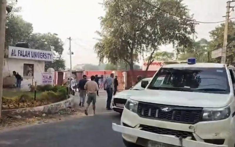 फरीदाबाद में डॉक्टर के ठिकाने से 360 किलो विस्फोटक बरामद, असॉल्ट राइफल समेत कारतूस मिले