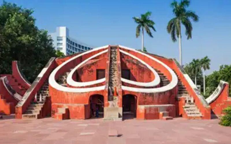 जंतर मंतर पर शख्स ने खुद को गोली मारी, प्रदर्शन करने आया था दिल्ली