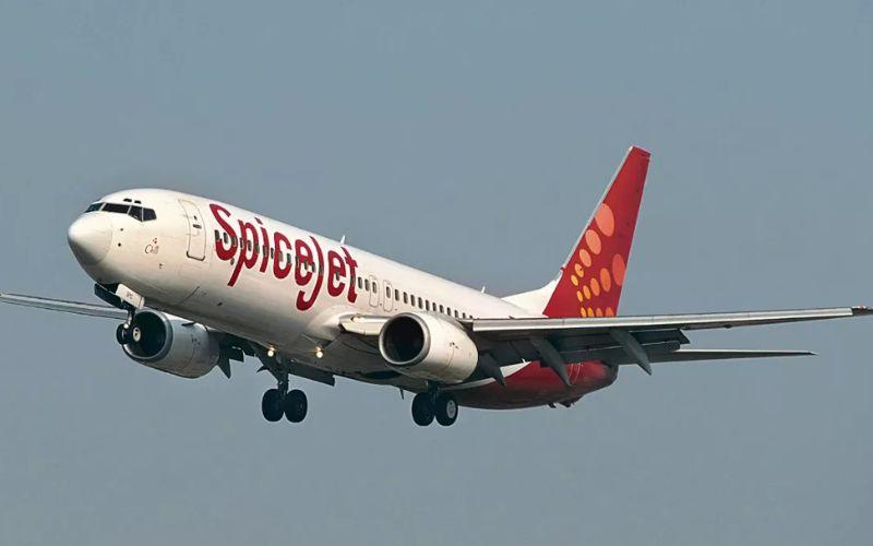स्पाइसजेट ने विमान की इमरजेंसी लैंडिंग के बाद कहा- सभी यात्री सुरक्षित
