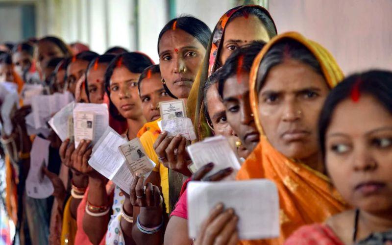 Bihar Elections 2025: दूसरे चरण की वोटिंग जारी, PM मोदी, CM नीतीश समेत नेताओं ने की मतदान की अपील