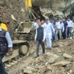 Weather News: भारी बारिश के चलते स्कूल-कॉलेज प्रभावित, Work From Home के आदेश