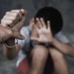 चाकूबाजी की घटना में 18 वर्षीय युवक की मौत, दो आरोपियों की तलाश